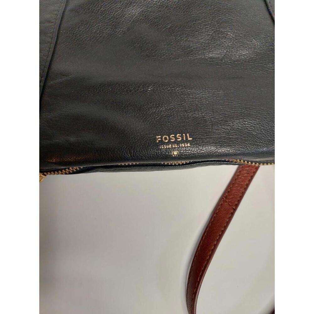 Fossil Purse Black Genuine  Leather Tote Hobo Style Unzips To White Bottom - Picture 6 of 9